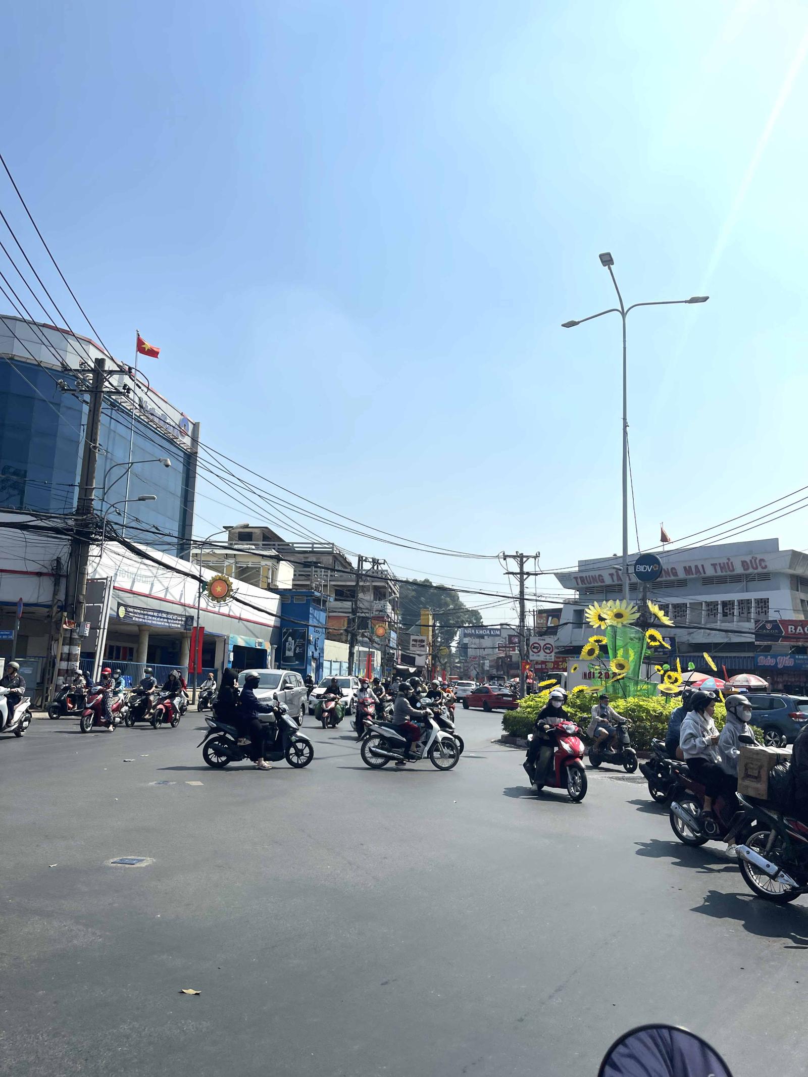 Nhà Mặt Phố Tô Ngọc Vân Linh Tây – 135m² 5x27 – 2 Mặt Tiền Trước Sau – Kinh Doanh Sầm Uất – 23 Tỷ 15977635