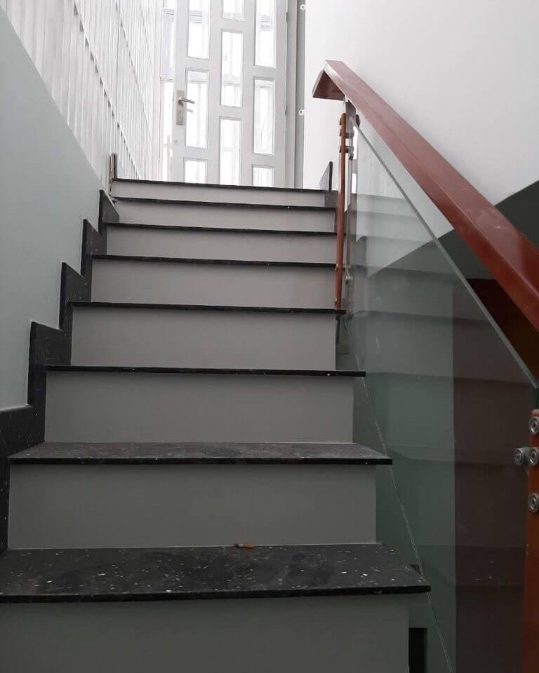 Bán nhà Q7: 81m2, ngang 6m, 4 tầng, 10pn, sổ hồng, nguyễn văn quỳ, giá 10.5 tỷ, liên hệ 0907951568. 15977642