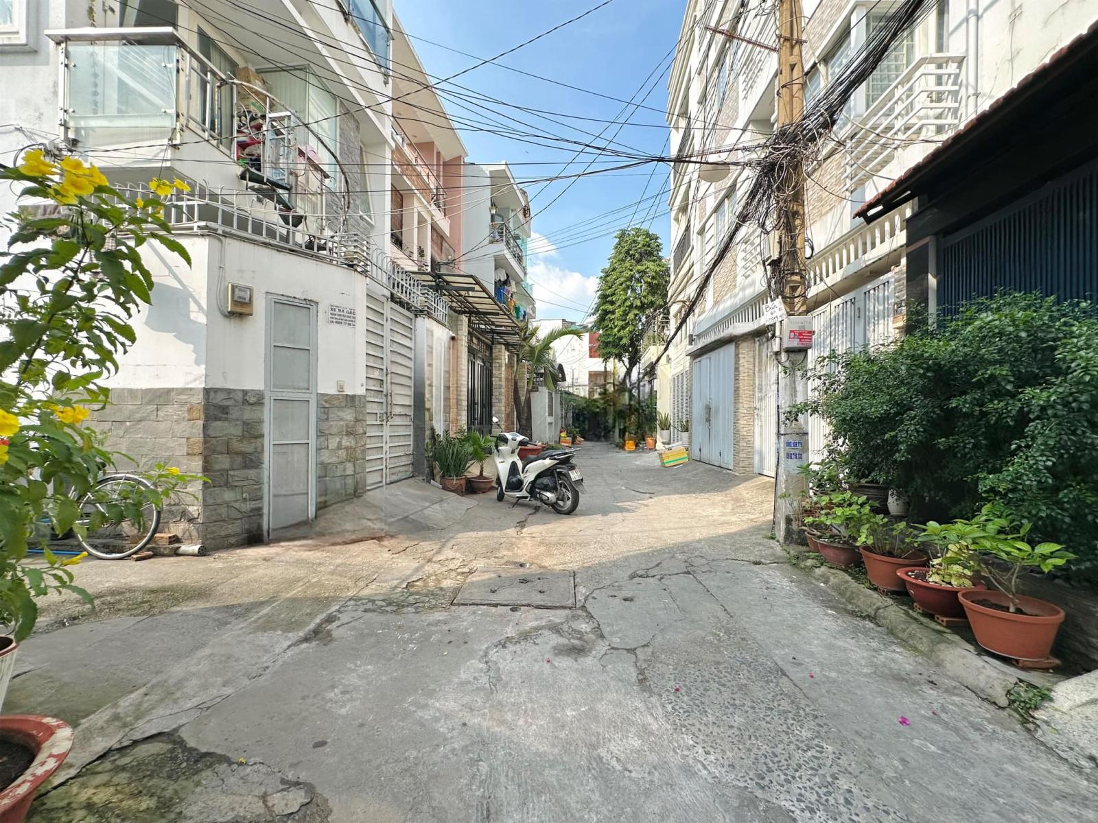 SIÊU PHẨM!NHÀ CẦU DIỄN,GA TÀU ĐIỆN MINH KHAI,LÔ GÓC,T.MÁY,DT:40Mx6T,MT:5m,8.4ty 15977655