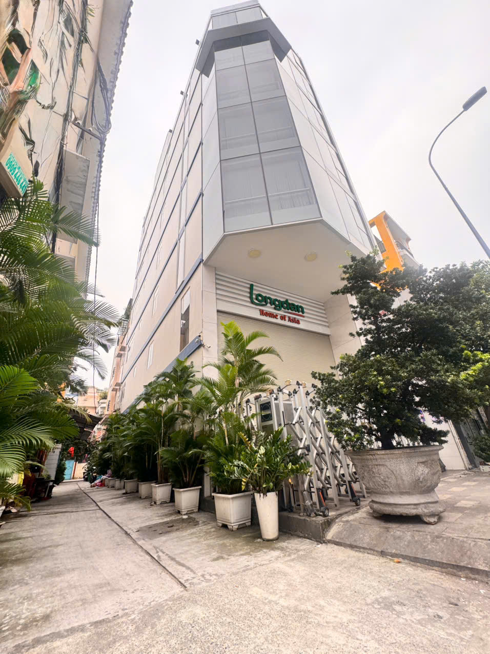 CHÍNH CHỦ BÁN NHÀ 5 TẦNG HXH Đ.CÔ BẮC, CÔ GIANG, QUẬN 1 - DT 42M2 SH VUÔNG ĐẸP - CHỈ 20M NHÌN RA MT 15977679