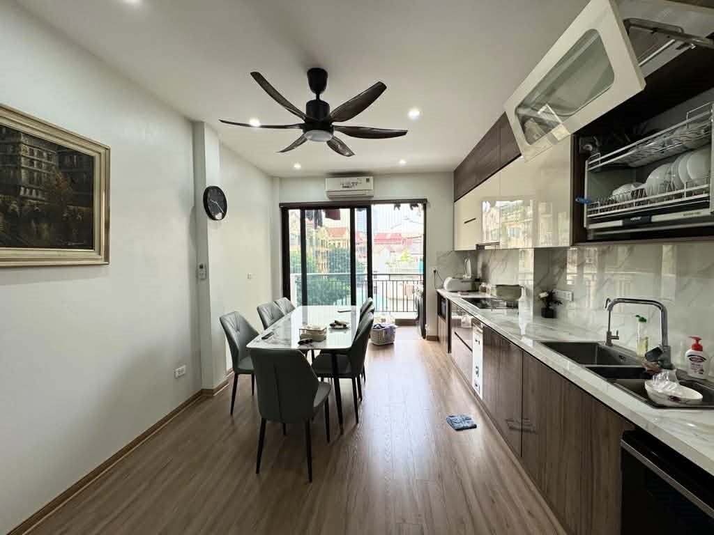 NHÀ PHỐ NGUYỄN CHÍ THANH_10m RA PHỐ_62m2 x 6 TẦNG THANG MÁY_ÔTÔ TRÁNH, ĐỖ CỬA_KINH DOANH, VĂN PHÒNG 15977694