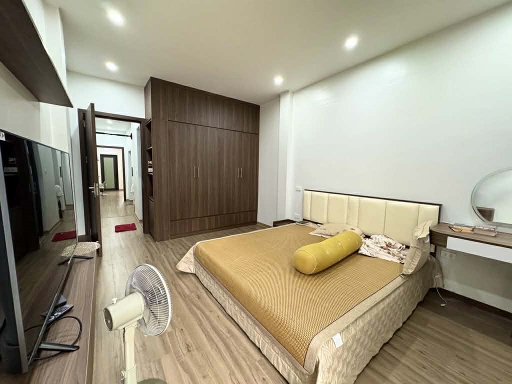NHÀ PHỐ NGUYỄN CHÍ THANH_10m RA PHỐ_62m2 x 6 TẦNG THANG MÁY_ÔTÔ TRÁNH, ĐỖ CỬA_KINH DOANH, VĂN PHÒNG 15977694