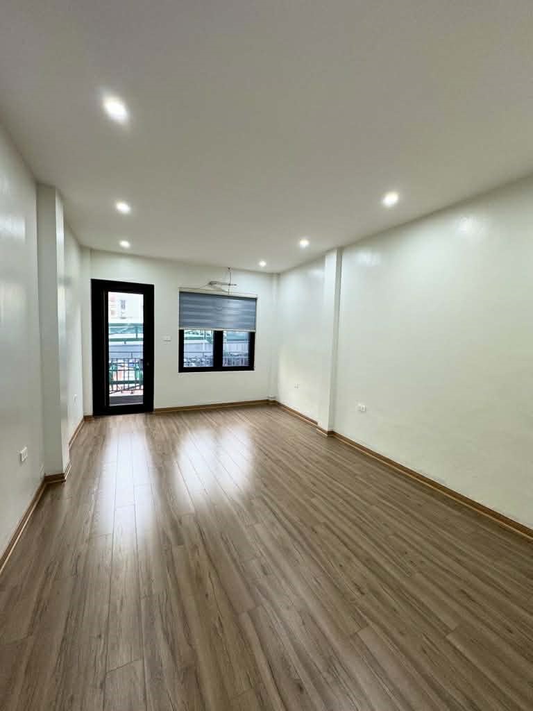 NHÀ PHỐ NGUYỄN CHÍ THANH_10m RA PHỐ_62m2 x 6 TẦNG THANG MÁY_ÔTÔ TRÁNH, ĐỖ CỬA_KINH DOANH, VĂN PHÒNG 15977694