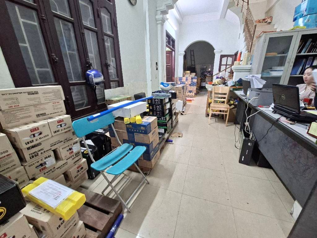 BÁN NHÀ 60M2 KẺ TẠNH, LONG BIÊN: SẴN DÒNG TIỀN 10TR/THÁNG,NGÕ THÔNG OTO TRÁNH, SỔ ĐỎ SẴN SÀNG 15977709