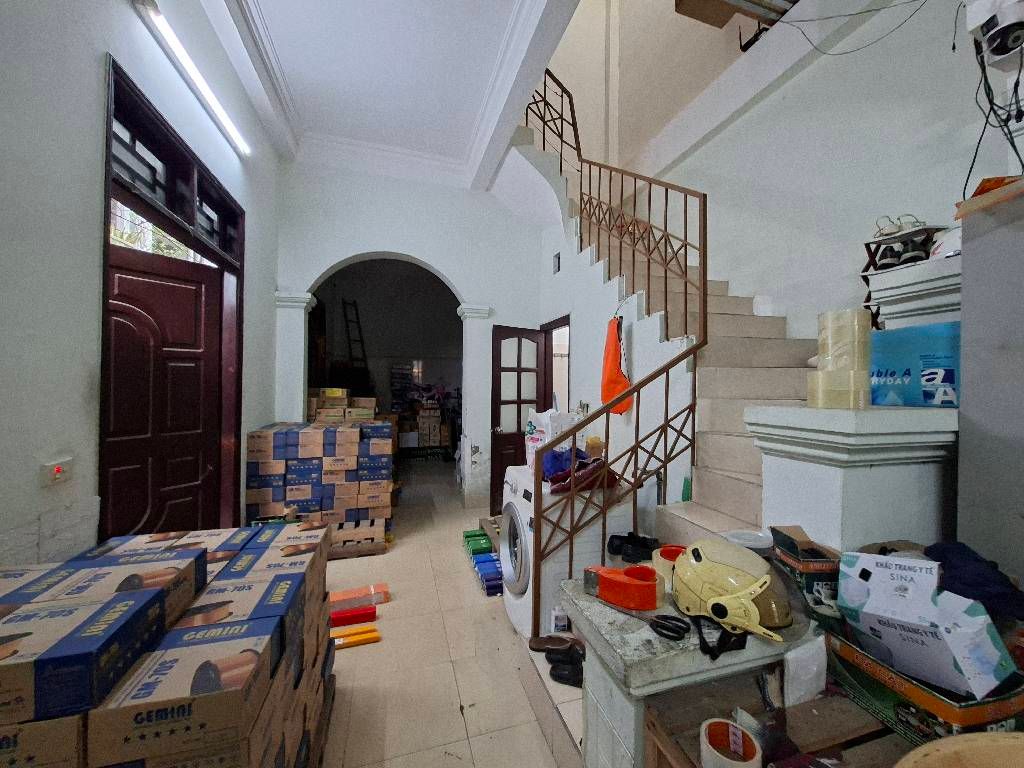 BÁN NHÀ 60M2 KẺ TẠNH, LONG BIÊN: SẴN DÒNG TIỀN 10TR/THÁNG,NGÕ THÔNG OTO TRÁNH, SỔ ĐỎ SẴN SÀNG 15977709