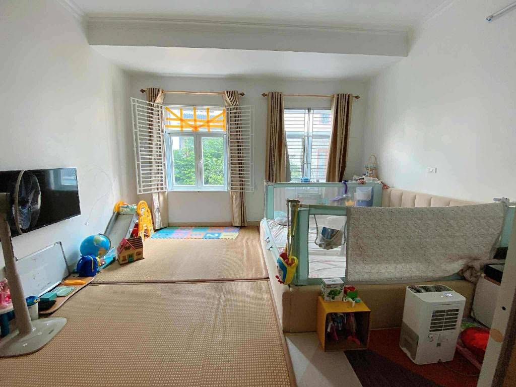 BÁN NHÀ 60M2 KẺ TẠNH, LONG BIÊN: SẴN DÒNG TIỀN 10TR/THÁNG,NGÕ THÔNG OTO TRÁNH, SỔ ĐỎ SẴN SÀNG 15977709