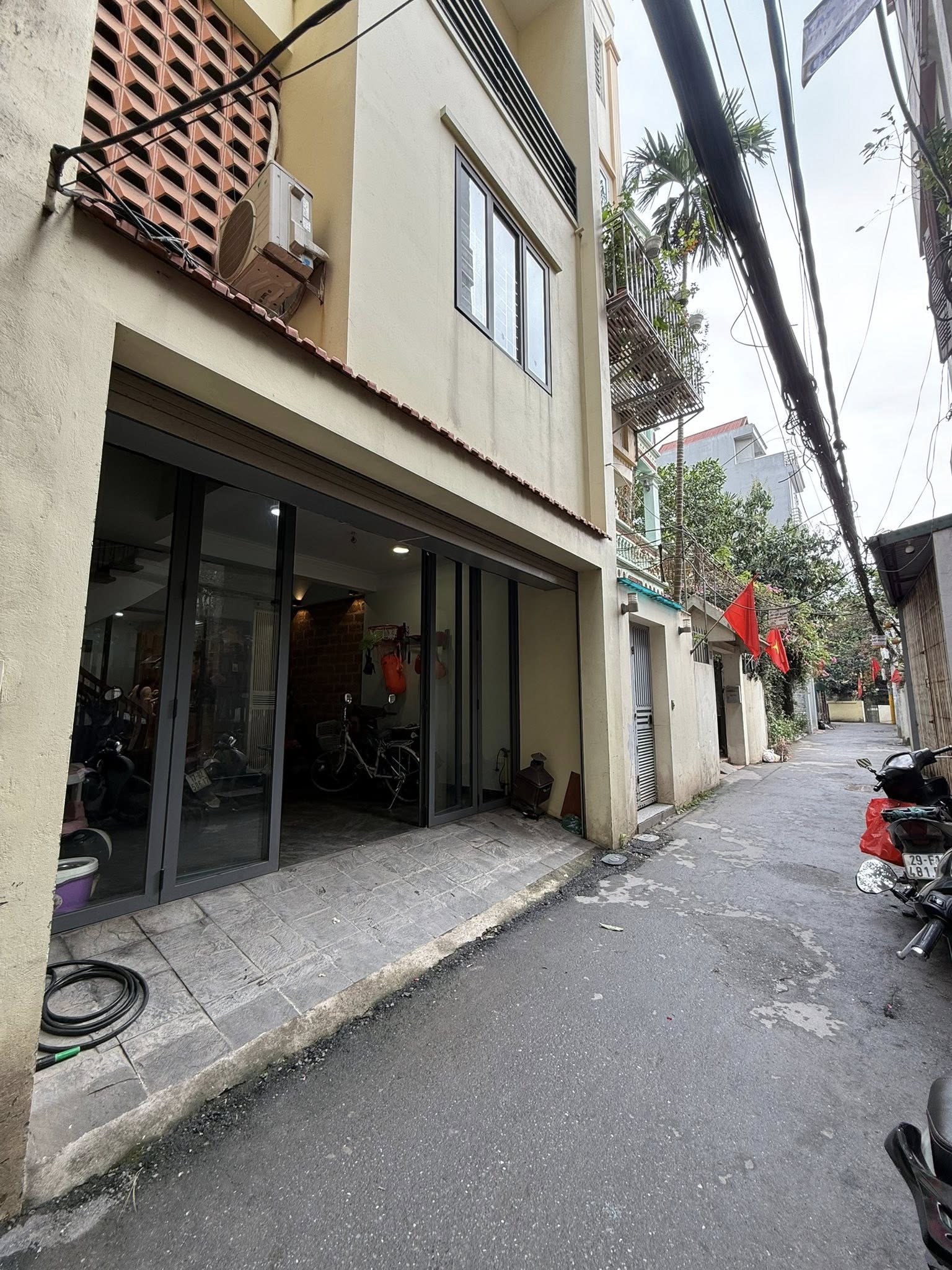 NHÀ ĐẸP, NGÕ 409, AN DƯƠNG VƯƠNG, TÂY HỒ-Ô TÔ-KD: 72M X4T, MT 5,5M, GIÁ 16,5 TỶ
 15977736