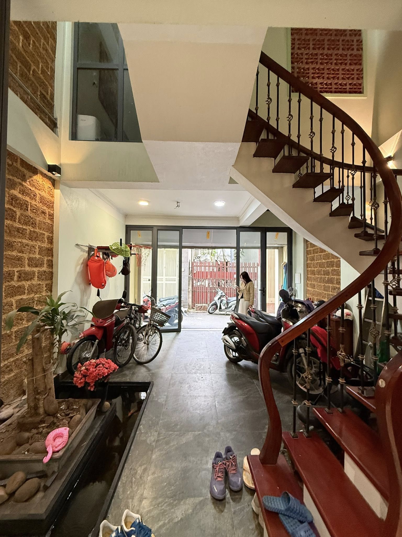 NHÀ ĐẸP, NGÕ 409, AN DƯƠNG VƯƠNG, TÂY HỒ-Ô TÔ-KD: 72M X4T, MT 5,5M, GIÁ 16,5 TỶ
 15977736