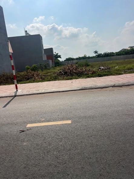 Bán đất mặt tiền 20x92m giá 12 triệu/m2 Đường Xuân Thới Sơn 16 15977744