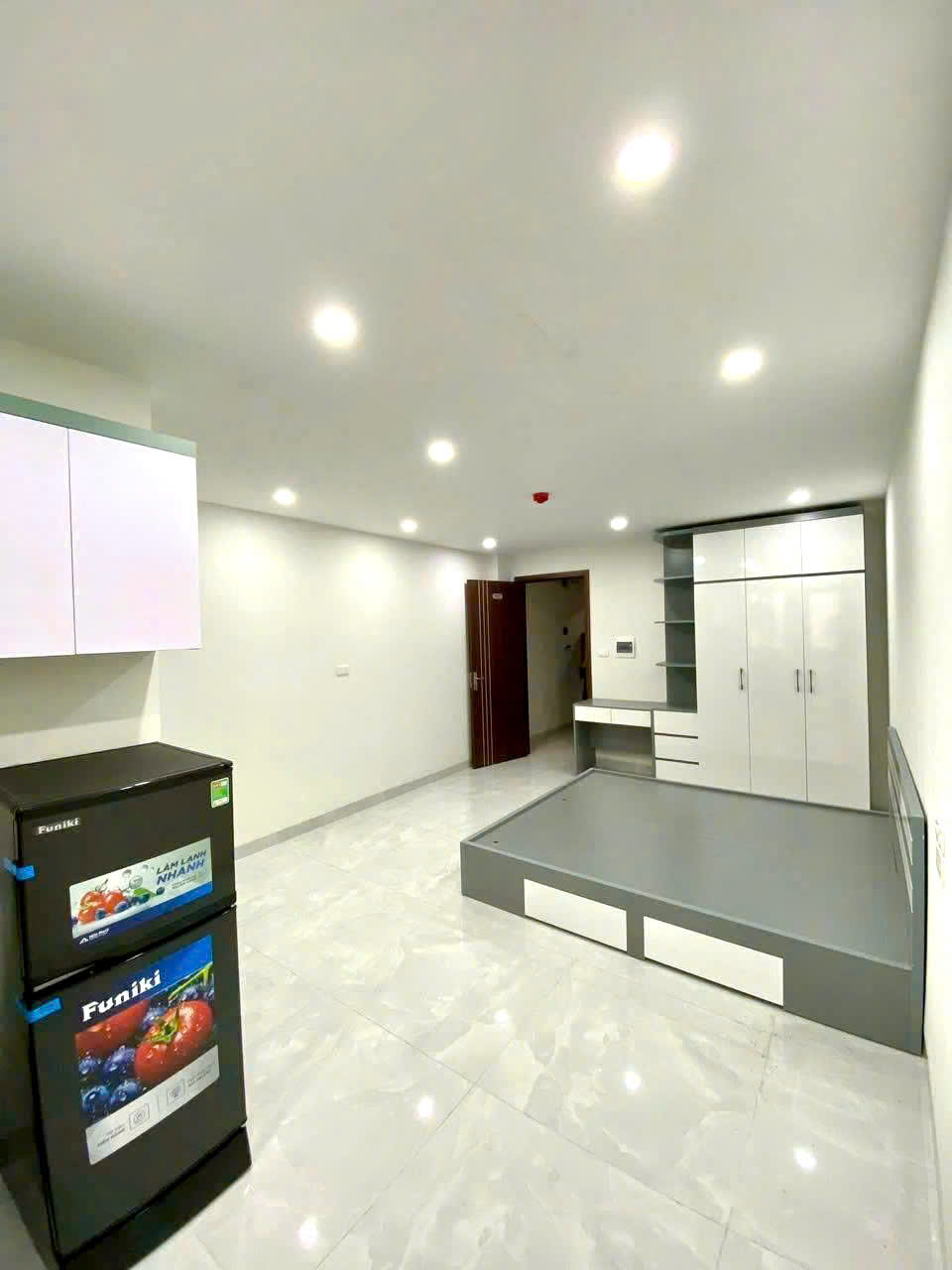 Cho Thuê Ccmn FULL đồ Thoáng Ban Công cực đẹp Tại ngõ 6 Chùa Bộc, Đống Đa 15977761