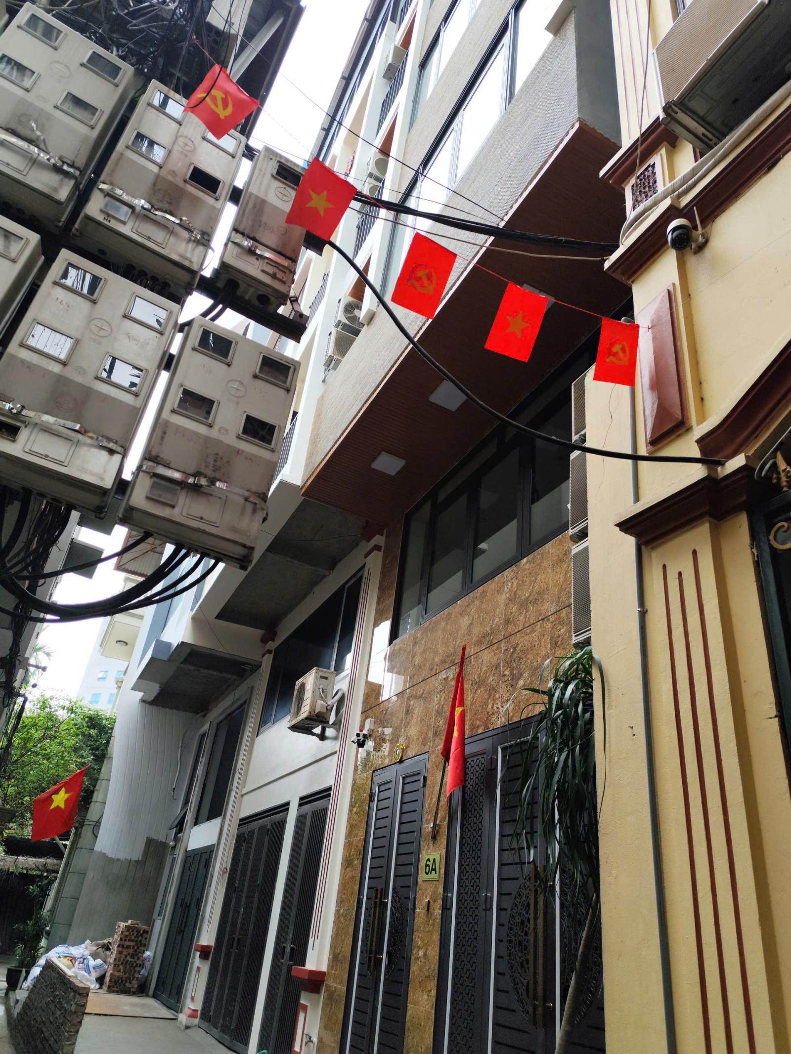 CHO THUÊ VĂN PHÒNG / HỘ GIA ĐÌNH – NHÀ MỚI CÓ THANG MÁY – Võ Chí Công, Tây Hồ, Hà Nội 15977776