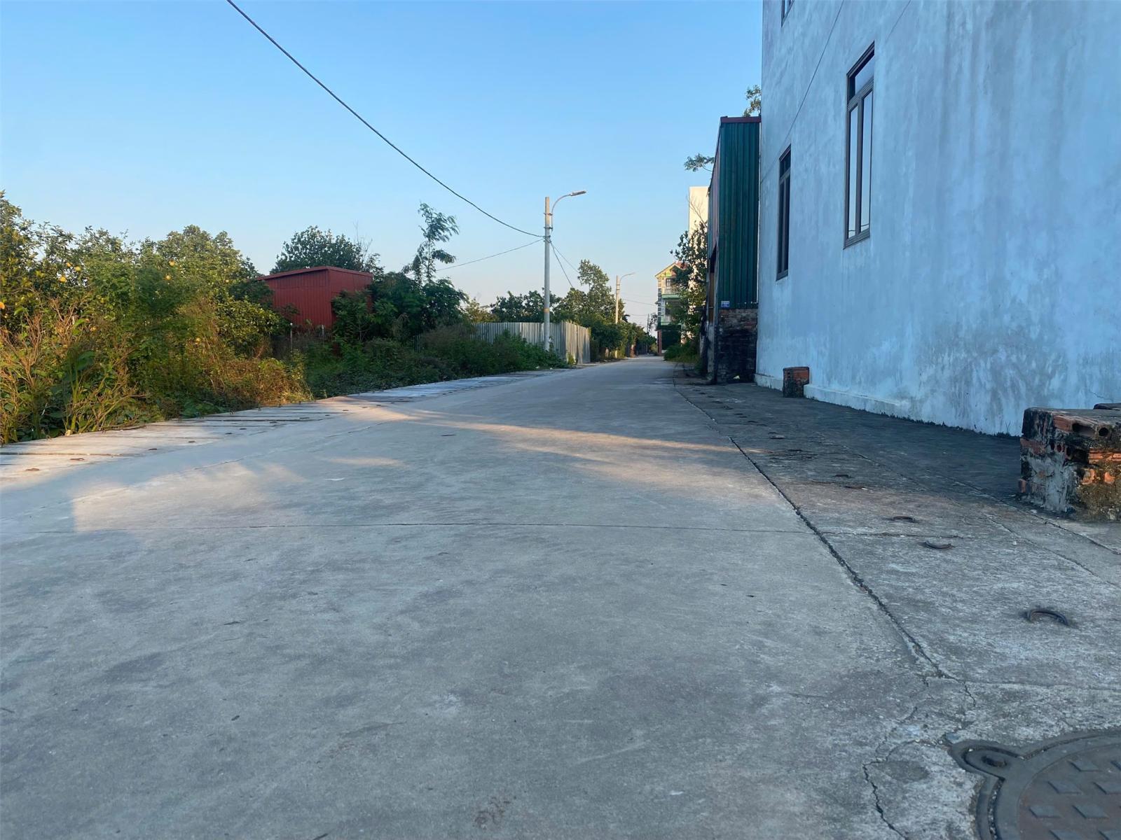 TỔ 10 TT QUANG MINH ĐƯỜNG 10M,74M GIÁ CHỈ 4,4X TỶ.LH E QUANG CC 15977805