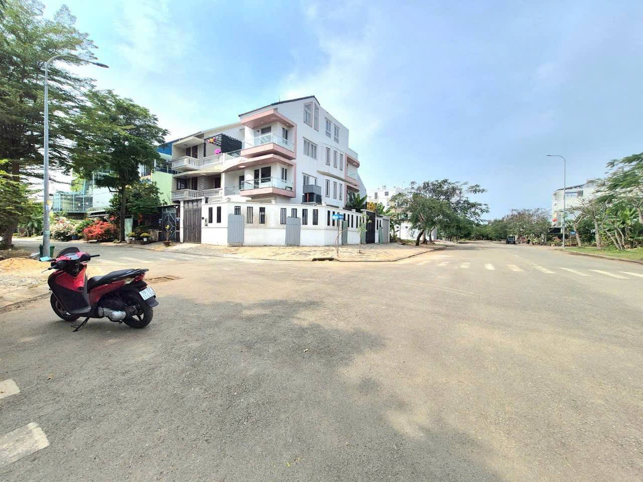 BIỆT THỰ KDC PHÚ XUÂN – ĐƯỜNG 15B MỚI 10M – NHÀ BÈ – 10,9 TỶ 15977822