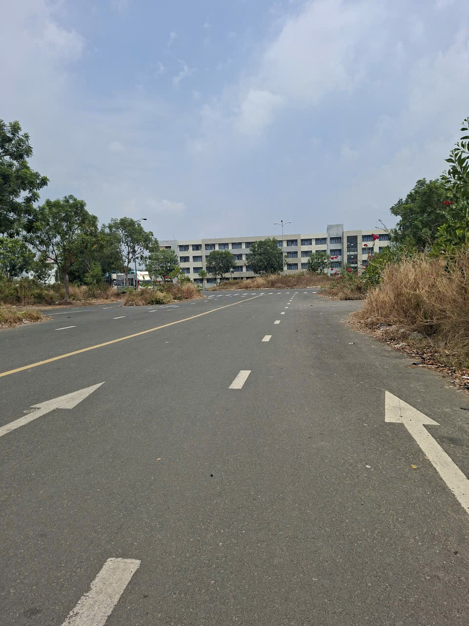 Bán đất LÔ GÓC 3 MẶT THOÁNG,KD buôn bán tốt,Liền kề Công Viên,trường học 15977826