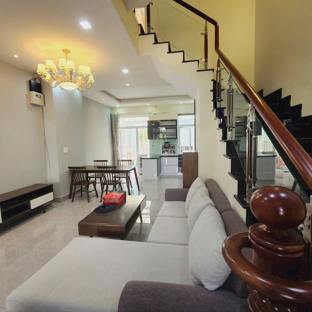 Bán nhà KDC Park Rieverside, DT 75m2, trệt + 2 lầu, 4 PN, 3wc giá chào 12 tỷ bớt lộc 15977897