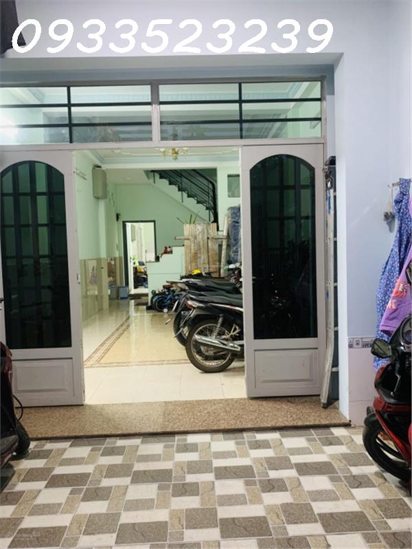 Bán gấp nhà Dương Quảng Hàm, P5, DT 11x28m, 3 lầu, cho thuê 120tr/th, giá chỉ 25 tỷ 15977903