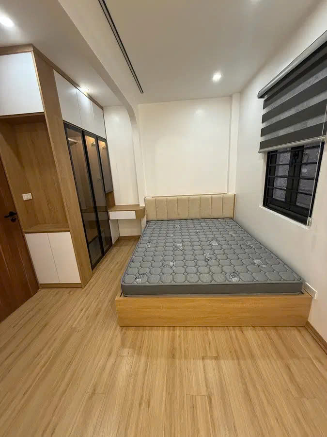 BÁN NHÀ MỚI Phố Ngọc Thụy-Long Biên 48m2 X 7.6 Tỷ.2 THOÁNG FULL  NỘI THẤT. 15977933