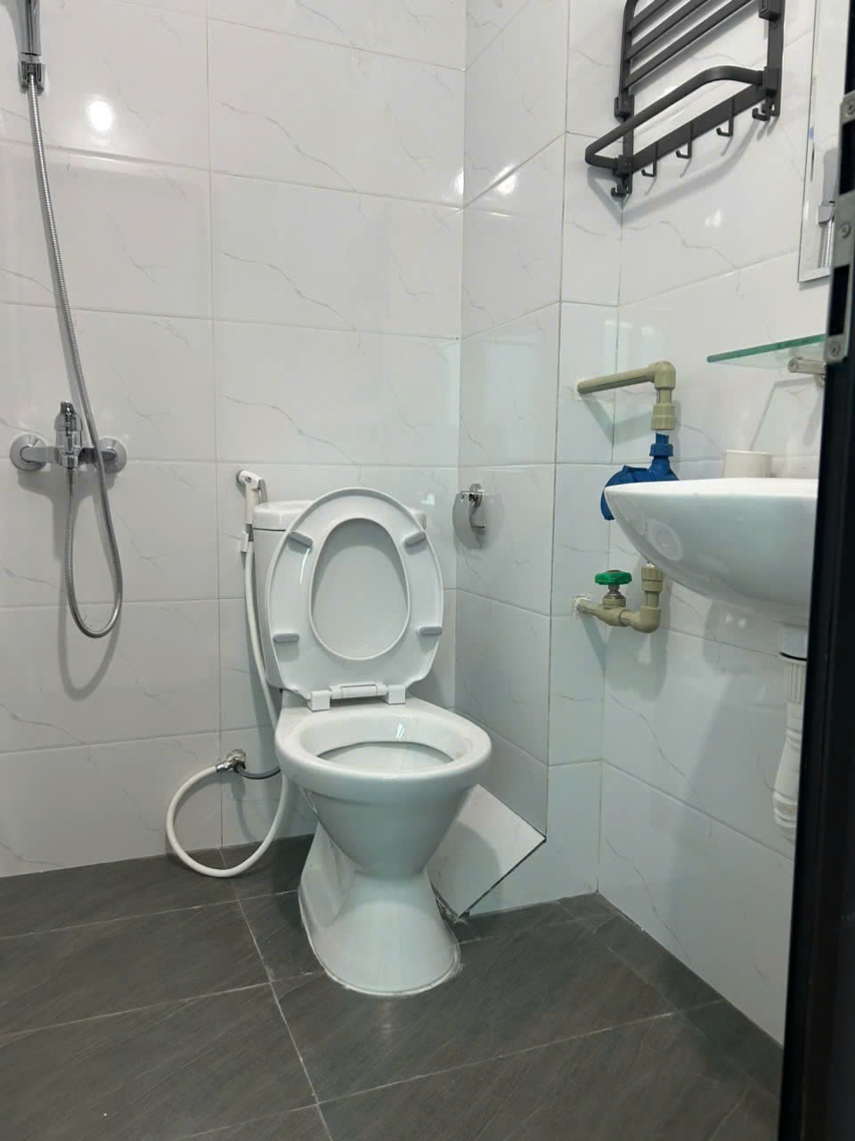 CHO THUÊ PHÒNG MỚI FULL ĐỒ – THANG MÁY – VĂN TRÌ, TÂY TỰU  KHUYẾN MẠI 1 THÁNG TIỀN NHÀ cho khách 15977936