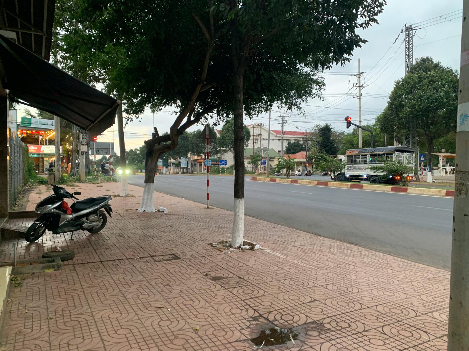 BÁN NHÀ GÁC LỬNG MẶT TIỀN VÀNH ĐAI 10/3 15977946