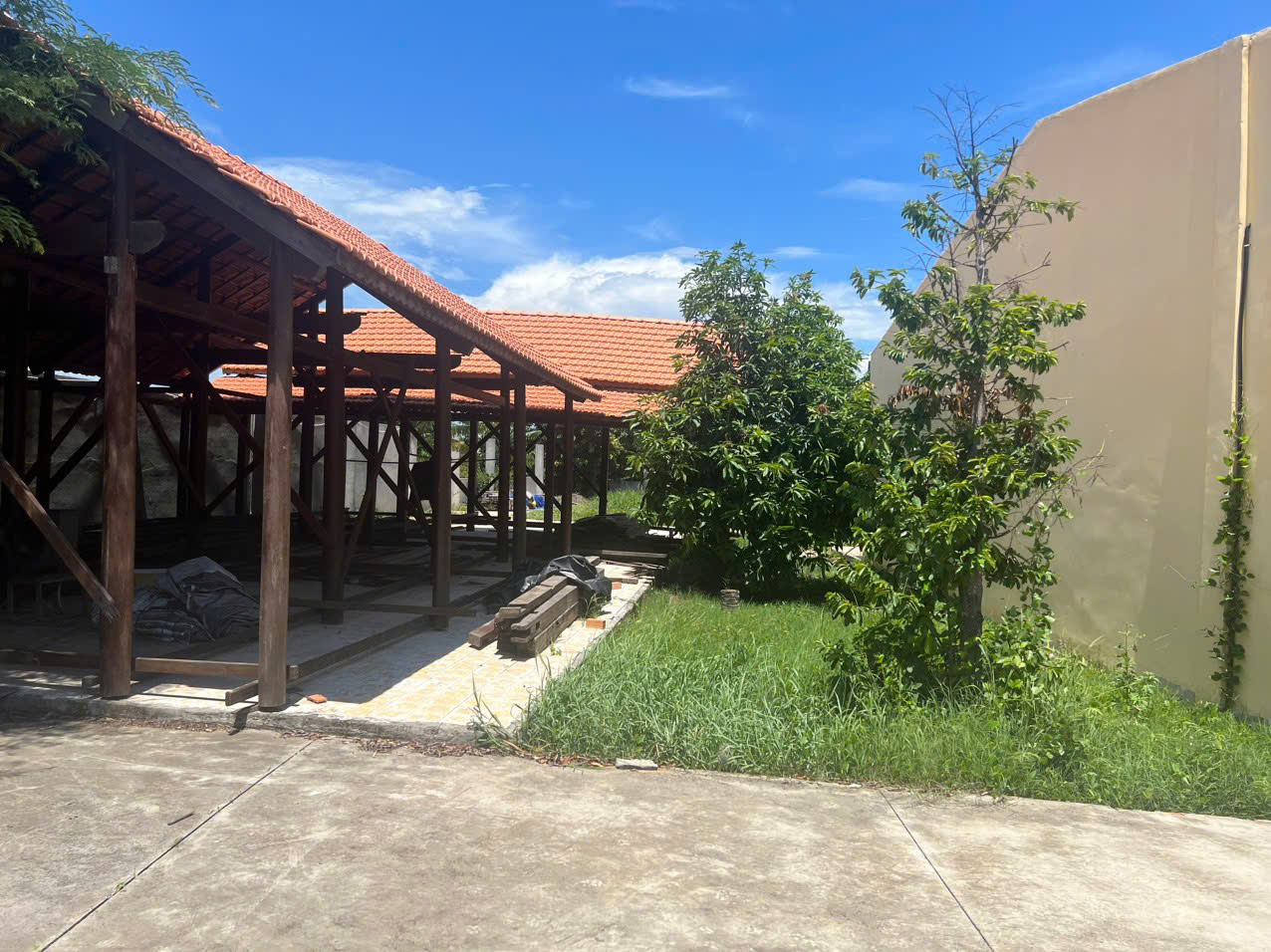 CHO THUÊ 1847M2 NHÀ VÀ ĐẤT MT ĐƯỜNG HƯNG NHƠN 15977955