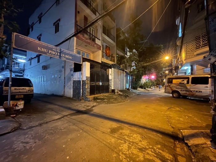 GIÁ 6,8 TỶ  6 PHÒNG NGỦ – 2 SÂN THƯỢNG – HẺM XE TẢI 15978026