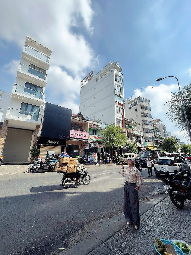 BÁN NHÀ 5 TẦNG MỚI - MẶT TIỀN KINH DOANH ĐƯỜNG CÔ BẮC, QUẬN 1 - HIẾM NHÀ BÁN - GIANG GIANG: 15978030