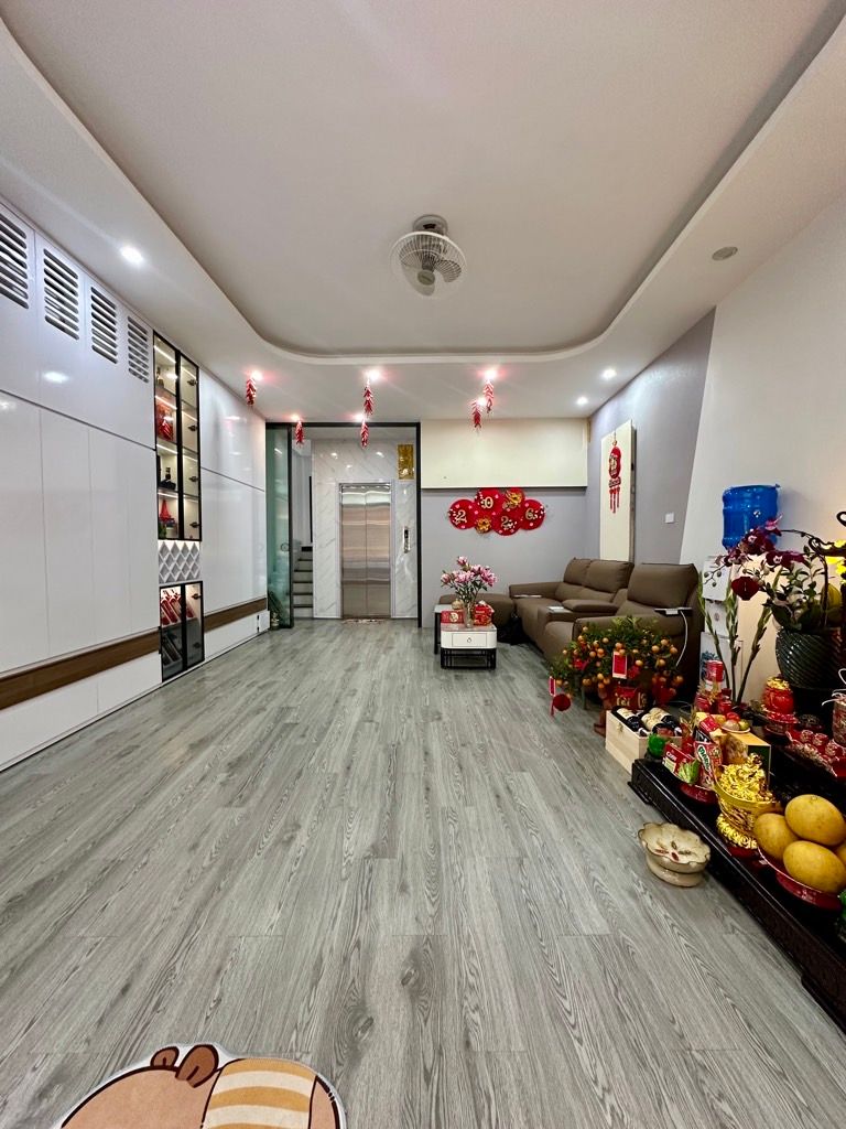 Bán nhà siêu đẹp phố Trạm- Ngõ cực nông Full NT- Dân xây- Oto tránh- thang máy -48m 6 tầng 13,x tỷ 15978031