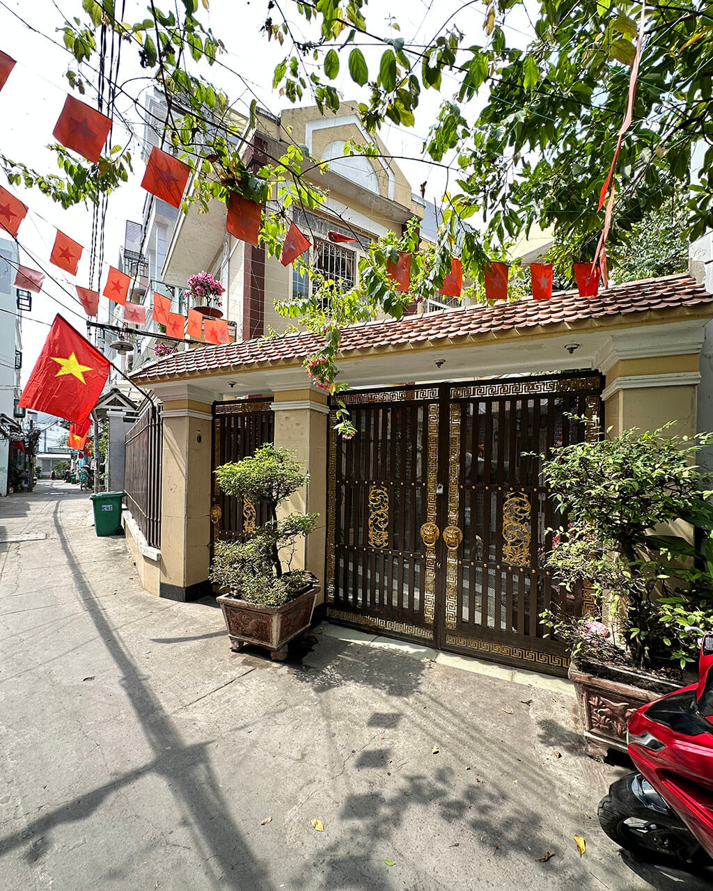 Bán Nhà Phố Nguyễn Văn Quỳ Quận 7 - 134m2 - Ngang 11.3m - HXH - Giá 12.5 Tỷ 15978032