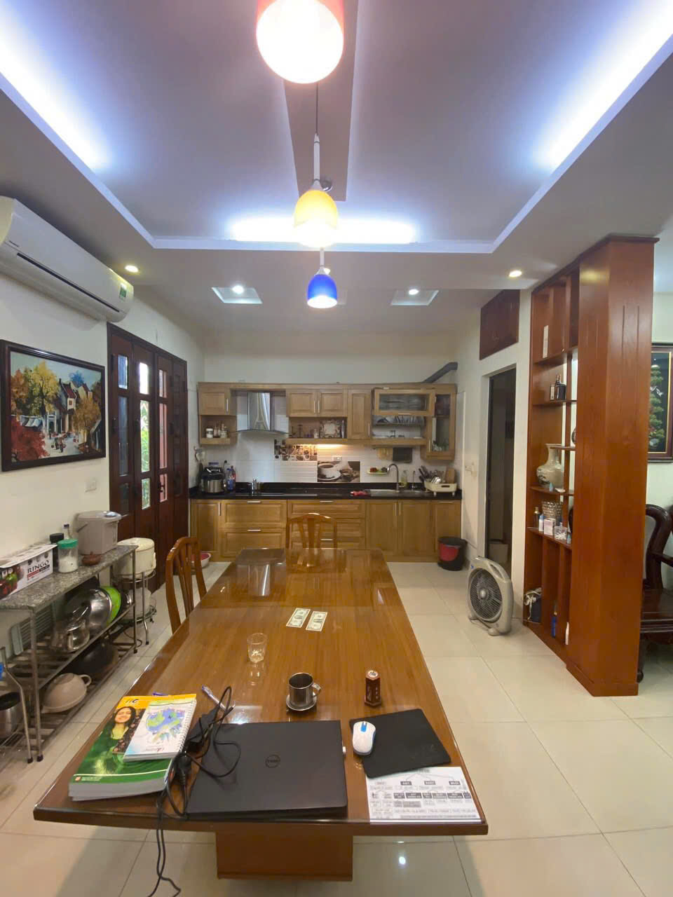 Cần bán BT Trung văn Hancic,Tố Hữu, DT 105mx 4T,MT 9m. Giá 35,5 tỷ. LH: 0964769634 15978042