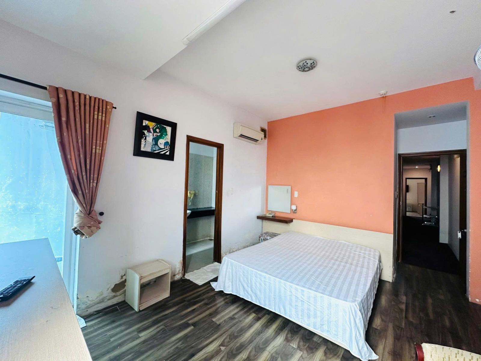 Bán nhà Mặt tiền Hẻm 10m Phan Huy Ích, gần Quang Trung, 5,7x23m, 6 T- 17PN, 18,9 tỷ. 15978063