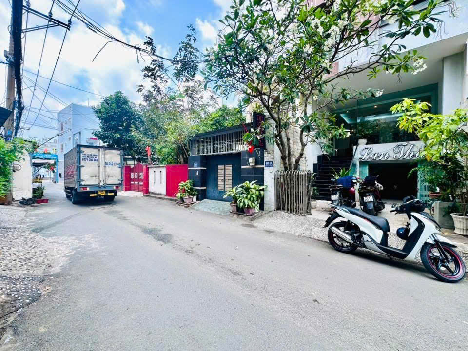 Bán nhà Mặt tiền Hẻm 10m Phan Huy Ích, gần Quang Trung, 5,7x23m, 6 T- 17PN, 18,9 tỷ. 15978064