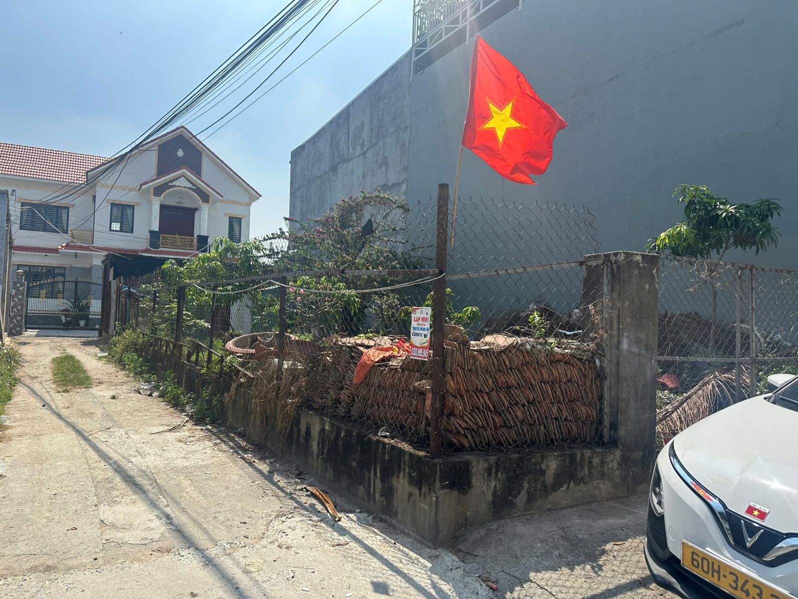 Bán đất 105m². LÔ GÓC, SHR đường xe hơi,gần chợ Tân Bình.giá đầu tư 15978176