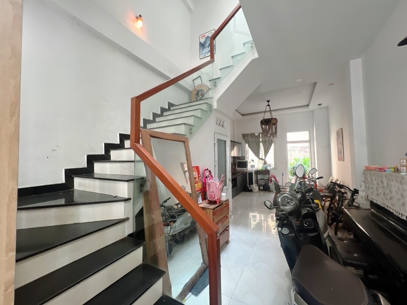 Bán nhà đường số 12, Phường Hiệp Bình Phước, Thủ Đức, TP HCM. DT 76m2, 3 tầng, 3PN - Sổ Hồng. Giá  15978206