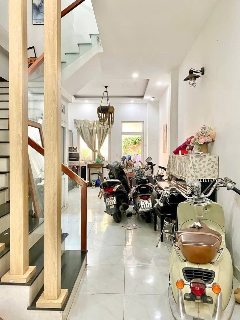 Bán nhà đường số 12, Phường Hiệp Bình Phước, Thủ Đức, TP HCM. DT 76m2, 3 tầng, 3PN - Sổ Hồng. Giá  15978206