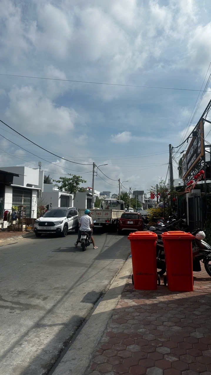 NHÀ MỚI ĐẸP – GIÁ TỐT  – CHÍNH CHỦ CẦN BÁN TẠi số 18, đường Lê Hoàn Thá, phường Tân Thành 15978280