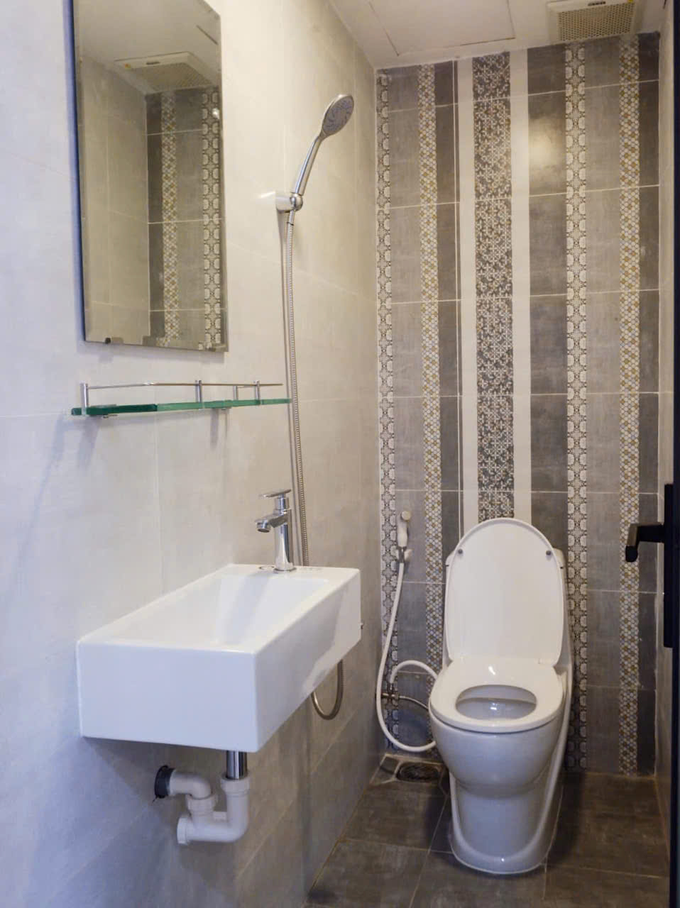 CĂN HỘ DỊCH VỤ PHAN VĂN HÂN – FULL NỘI THẤT – SÁT QUẬN 1 – GIÁ 5,5TR - 6TR 15978304