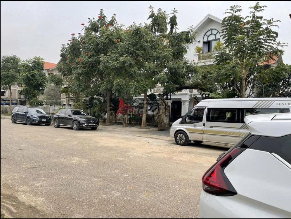 Bán Biệt thự đơn lập, căn góc: 425 m2, Mặt tiền 17 m, Đường 30m - Khu đô thị Quang Minh 15978322
