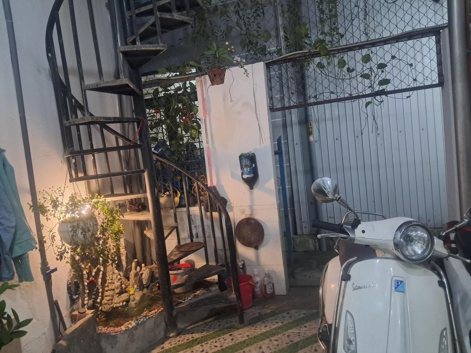 ♪ Kiệt Đống Đa gần khu Chợ , 40m2, gác đúc, 2PN, sân vườn tiểu cảnh 2.6x tỷ 15978352