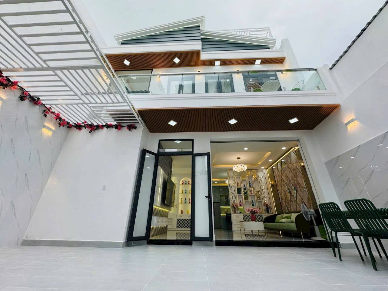 BIỆT THỰ QUẬN 7 - GIÁ TỐT - PHẠM HỮU LẦU, P. PHÚ MỸ, QUẬN 7 - GIÁ 8,9 TỶ 15978479