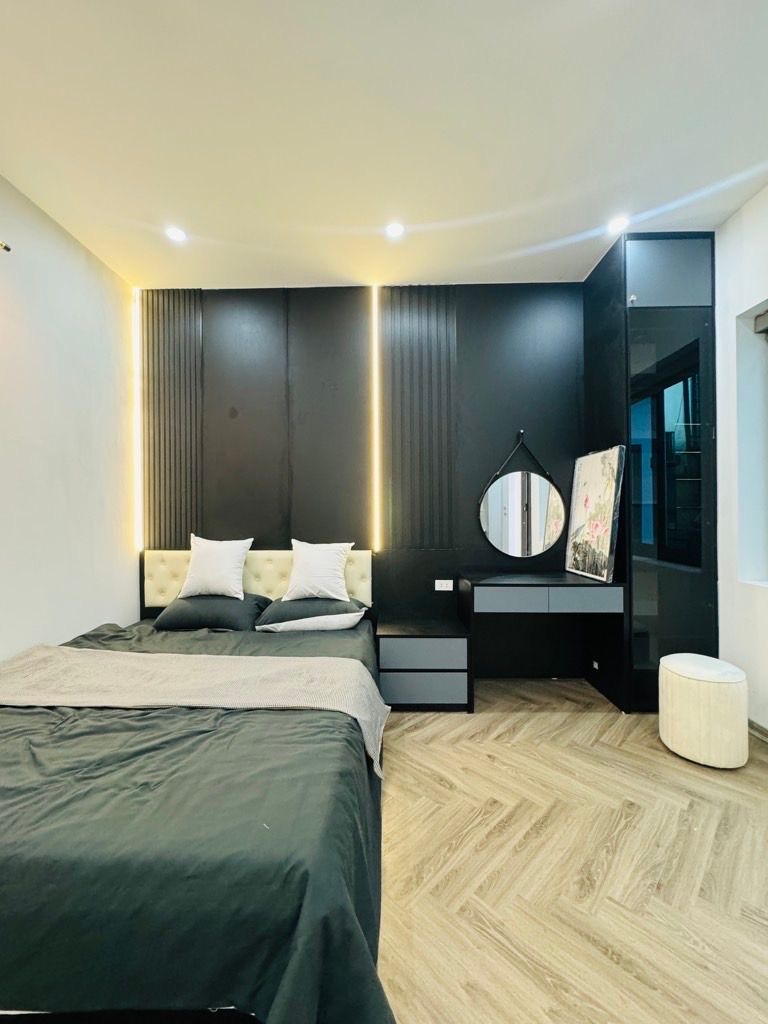 bán nhà phó đức chính 32m x5 tầng x mặt tiền 5m- 12,86 tỷ 10m ra phố,full nội thất 15978483