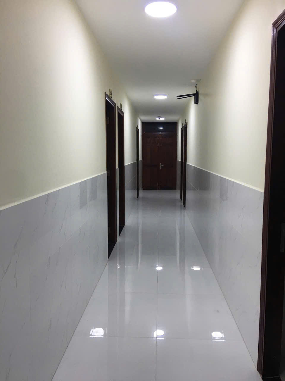 Bán nhà 1 trệt 3 lầu 10,5x18m giá 17 tỷ Đường Trung Mỹ - Tân Xuân 15978530