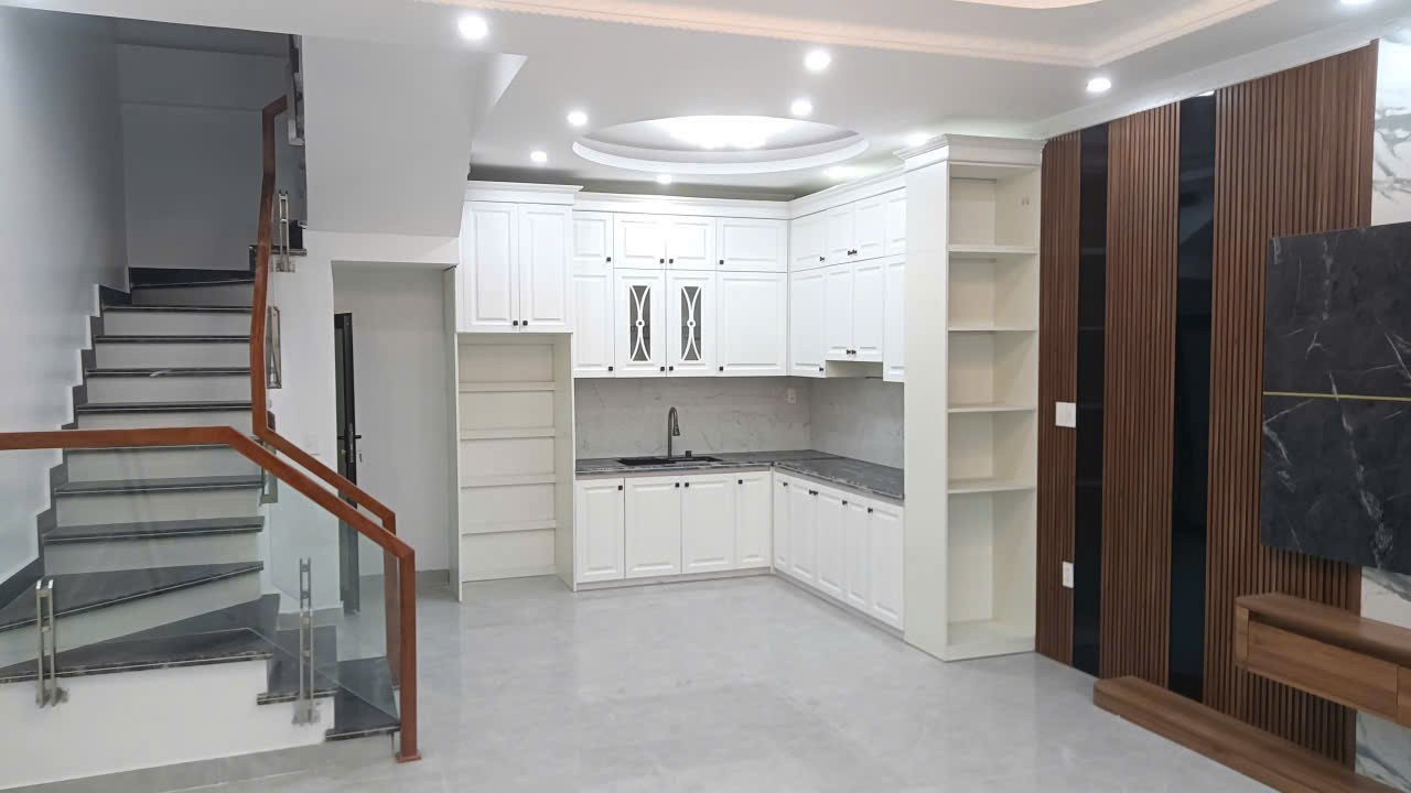 Cần chuyển nhượng Căn nhà Tại  Đà Nẵng Ngõ Thông Oto vào tận nhà ( oto để Ngày Đêm ko mất tiền) 15978573