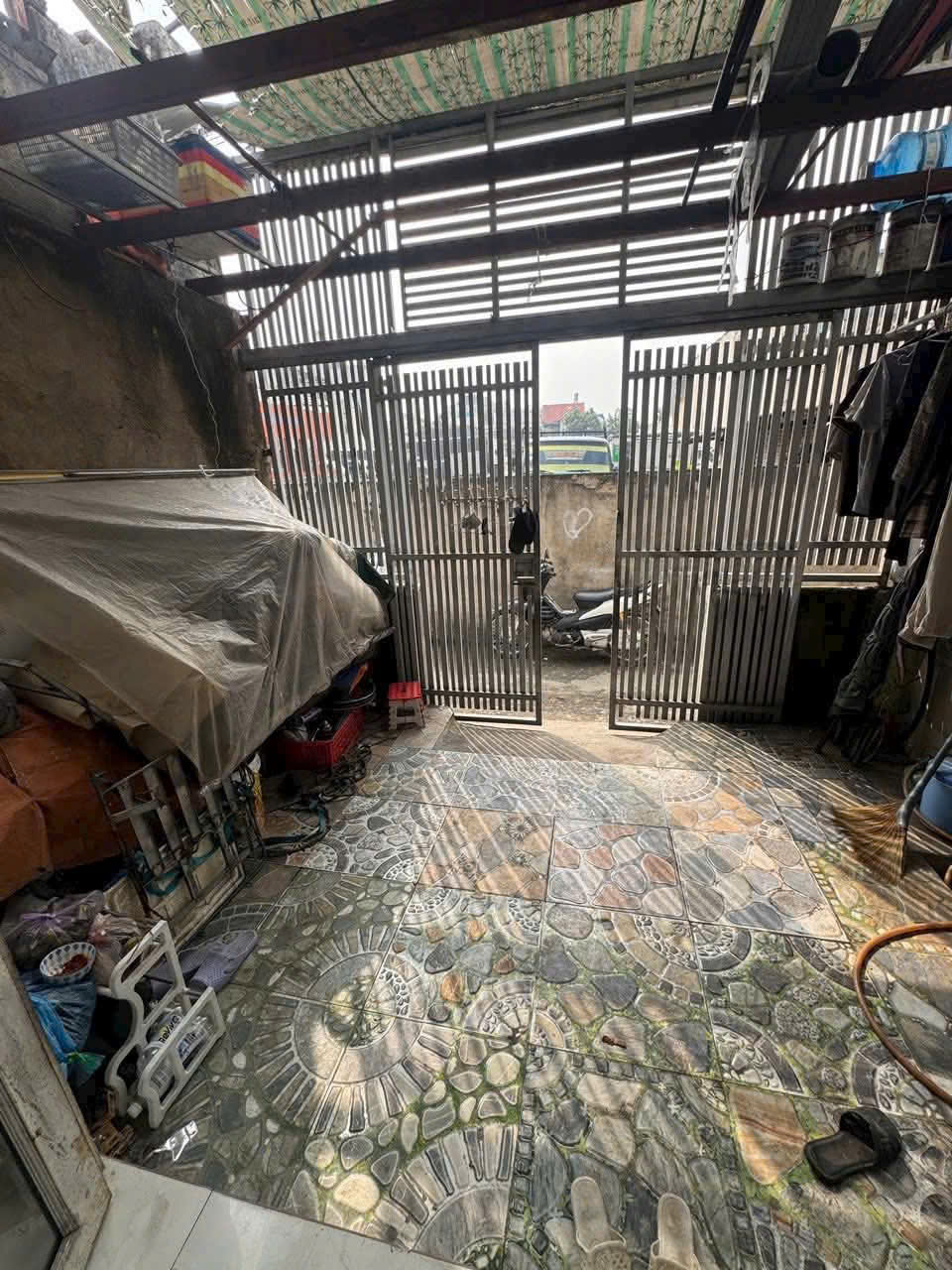 Nhà 1 trệt 1 lầu 4mx13m sổ hồng riêng thới an 11 q12 15978591