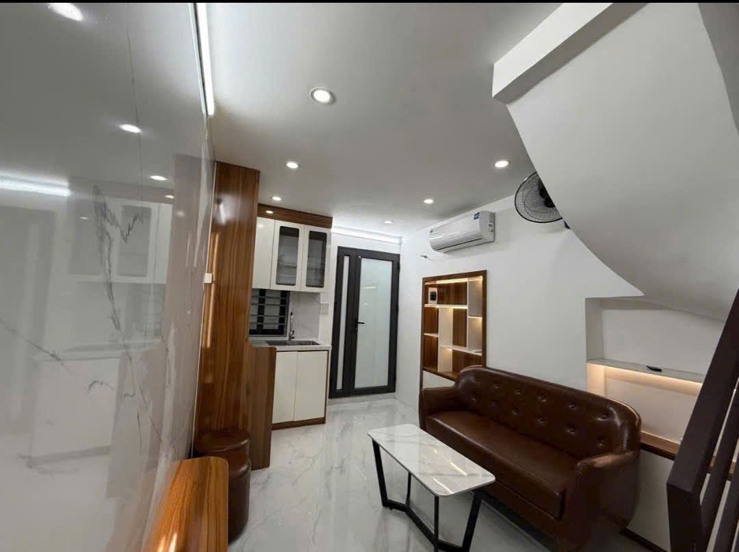 Cho thuê nhà ngõ Khâm Thiên- 3 tầng x 25m2, 3 ngủ, 8 triệu 15978629