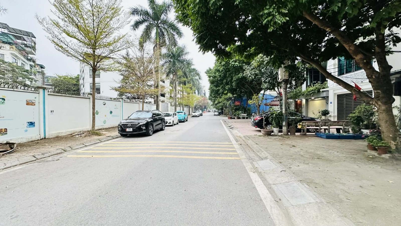 nhà đẹp Lâm Hạ, lô góc, mặt tiền 17m , ôtô tránh, gần bệnh viện Tâm Anh 15978677