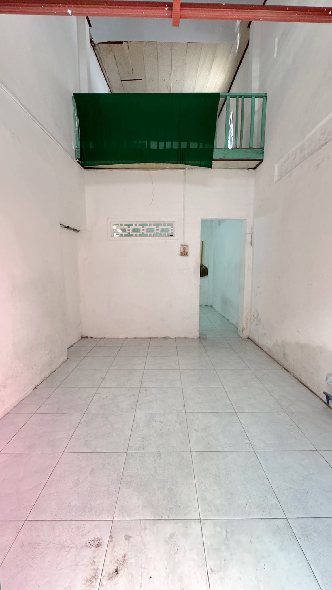 CHỦ MUỐN ĐỂ LẠI CĂN NHÀ  NGAY TTTP KHU BÀN CỜ HẺM THÔNG ĐƯỜNG MẠC ĐỈNH CHI P.NHA TRANG 15978679