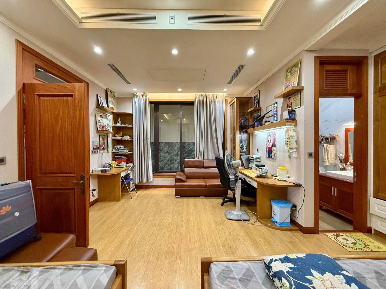 Bán nhà Mặt tiền đường C12 - giao Cộng Hòa, nối nhà Ga T3, 7,5x20m, 5 Tầng, 55 tỷ. 15978742