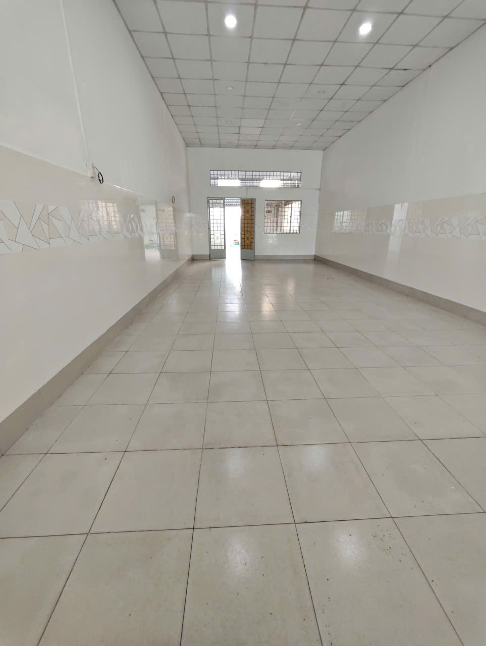 128. cho thuê nhà 12 triệu mặt tiền đường Võ Văn Kiệt 15978787