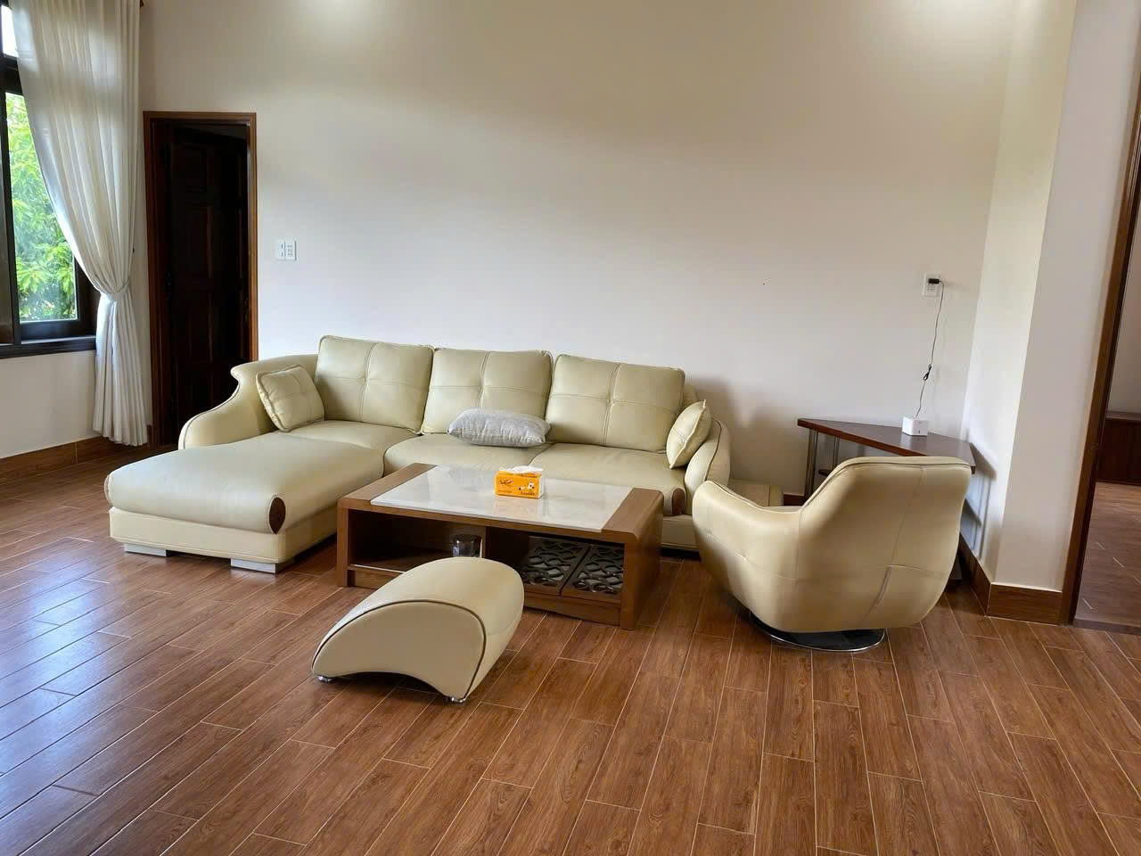 Cho thuê Villa sân vườn sân đậu ô tô đường Nguyễn An Ninh TP. Đà Lạt 15978788