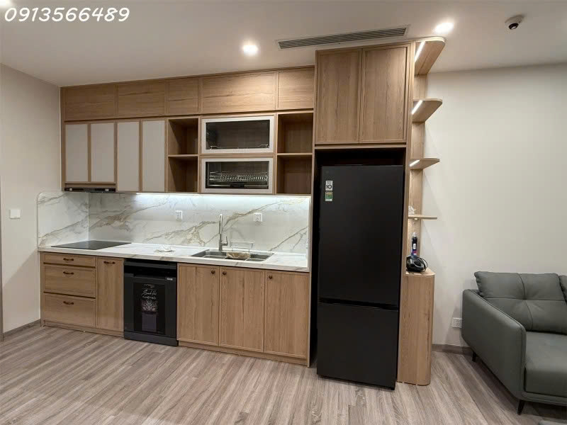 Cho thuê CHCC 2 phòng ngủ tầng 8 view sông Hồng, DT 61m2, 9.5 triệu/tháng 15978801